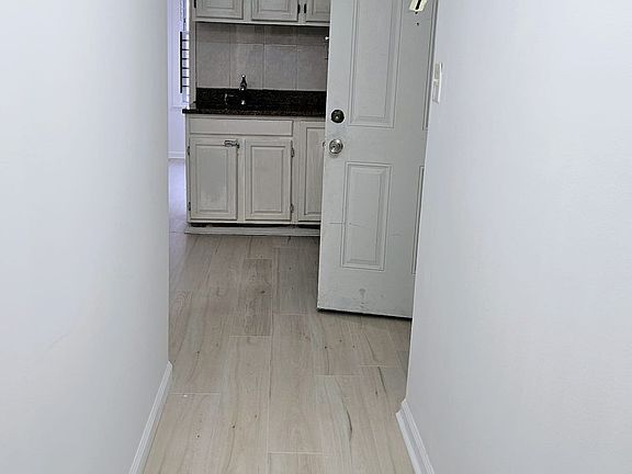 3rd image of 557 Newark Ave #1