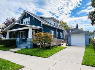 313 3rd St, Manistee, MI 49660