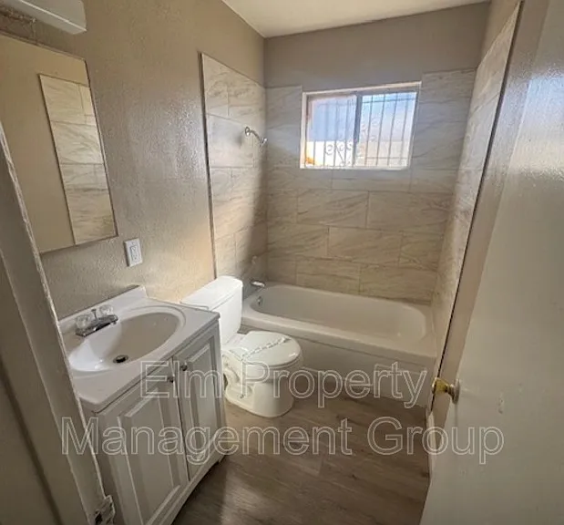 2505 Cedar Ave #1 — Photo 2
