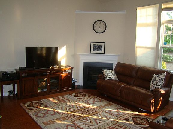 Beautiful light in the living room and vaulted ceilings