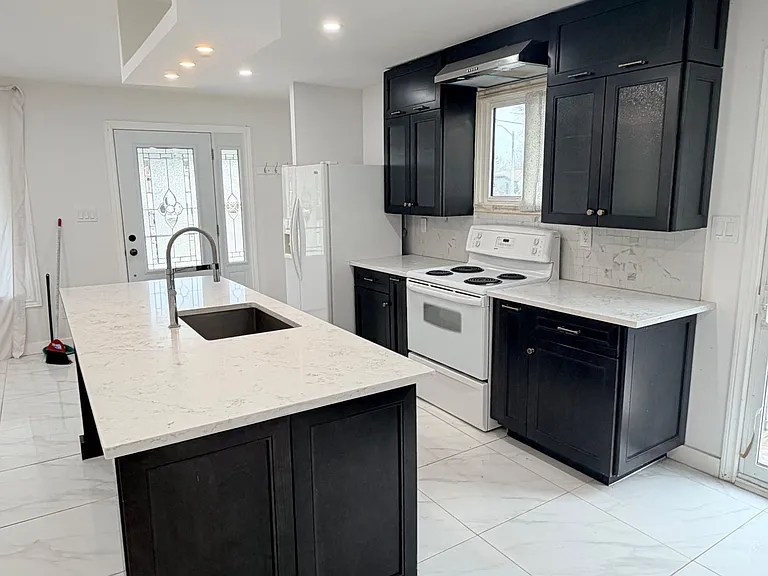 245 Heritage Dr — Photo 7