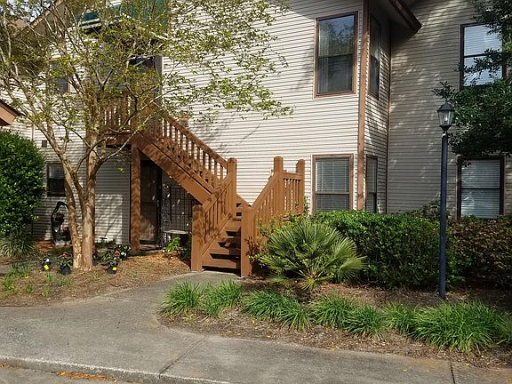 2nd image of 312 Harbour Oaks Dr