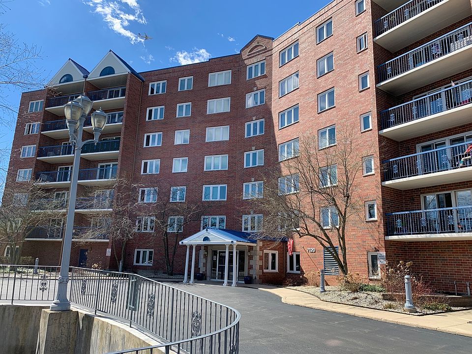 1st image of 7120 N Milwaukee Ave APT 401