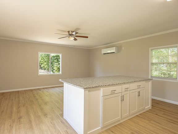 3rd image of 263 Georgia Ave