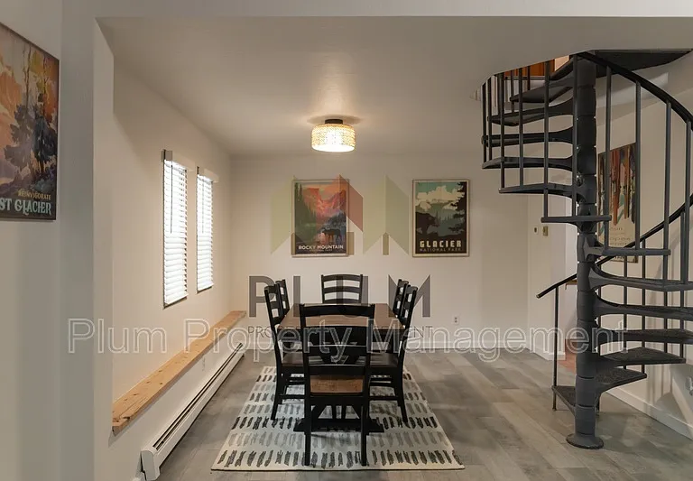 2422 56th St — Photo 20