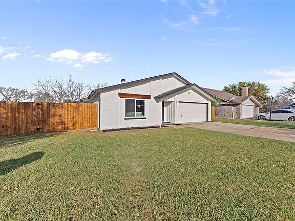 3rd image of 3121 Wayfarer Rd