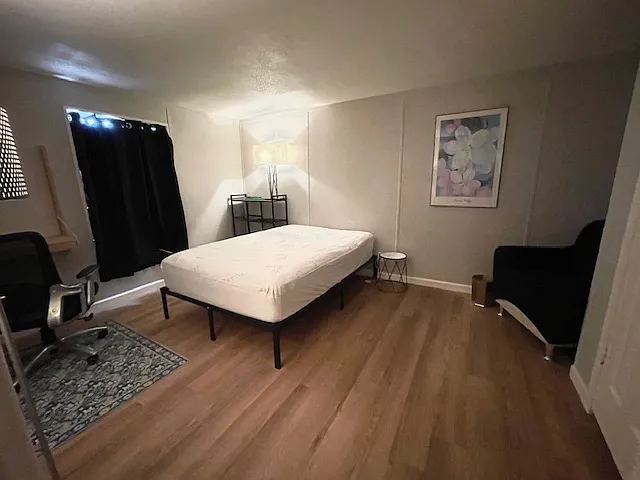 Black room, West bedroom (10'x15')