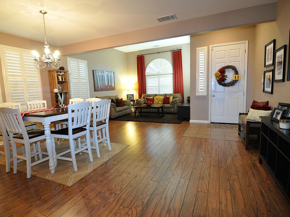 LIVING/DINING COMBO