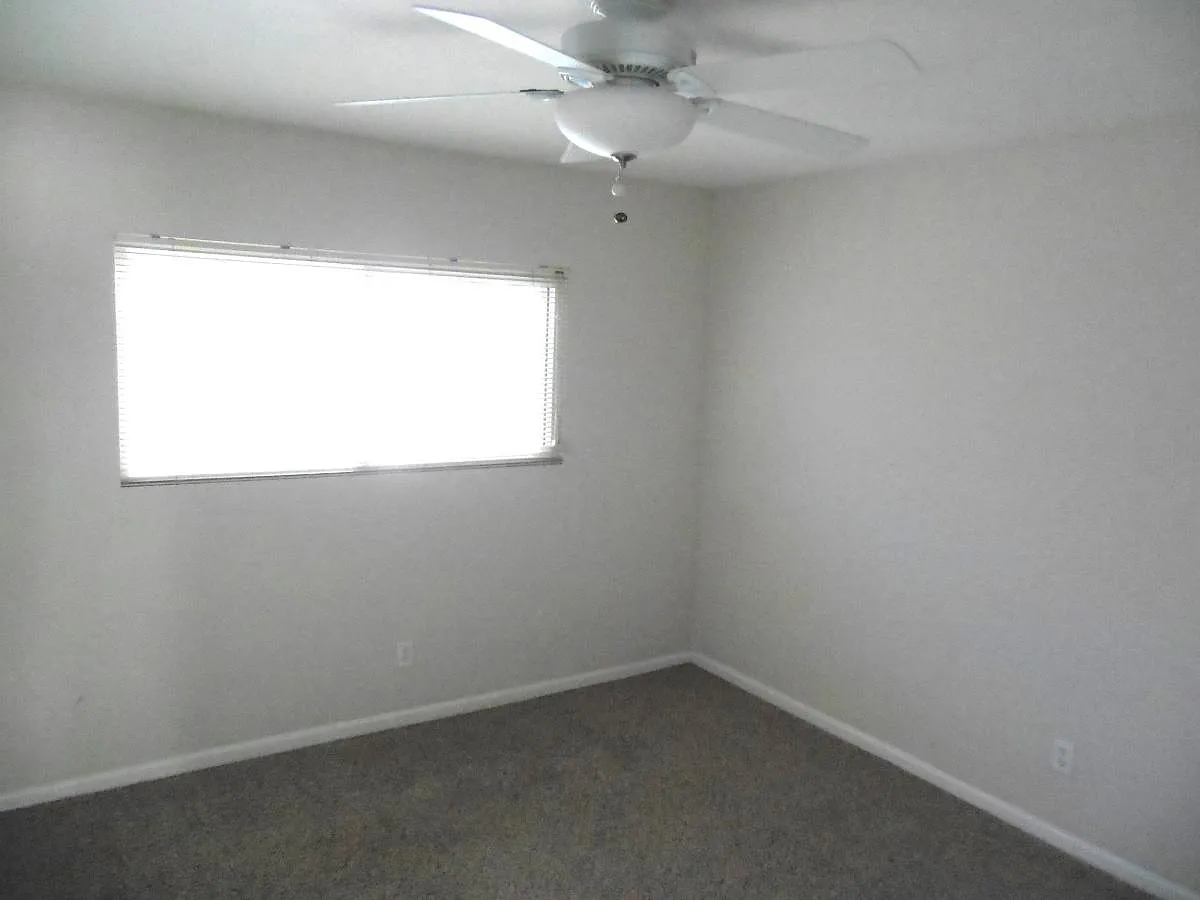 2 bed, $1,325 — Photo 4