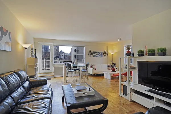 Rented by Corcoran | media 18