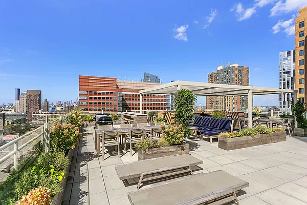 Sold by Compass | media 8