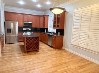 170 Oak Place Dr #170, Houston, TX 77006