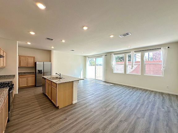 5th image of 8161 Glade Crossing Ave