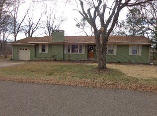 403 Carroll St, Paris, TN 38242