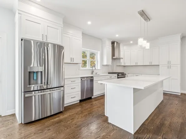 615 Norfolk St, Holliston, MA 01746