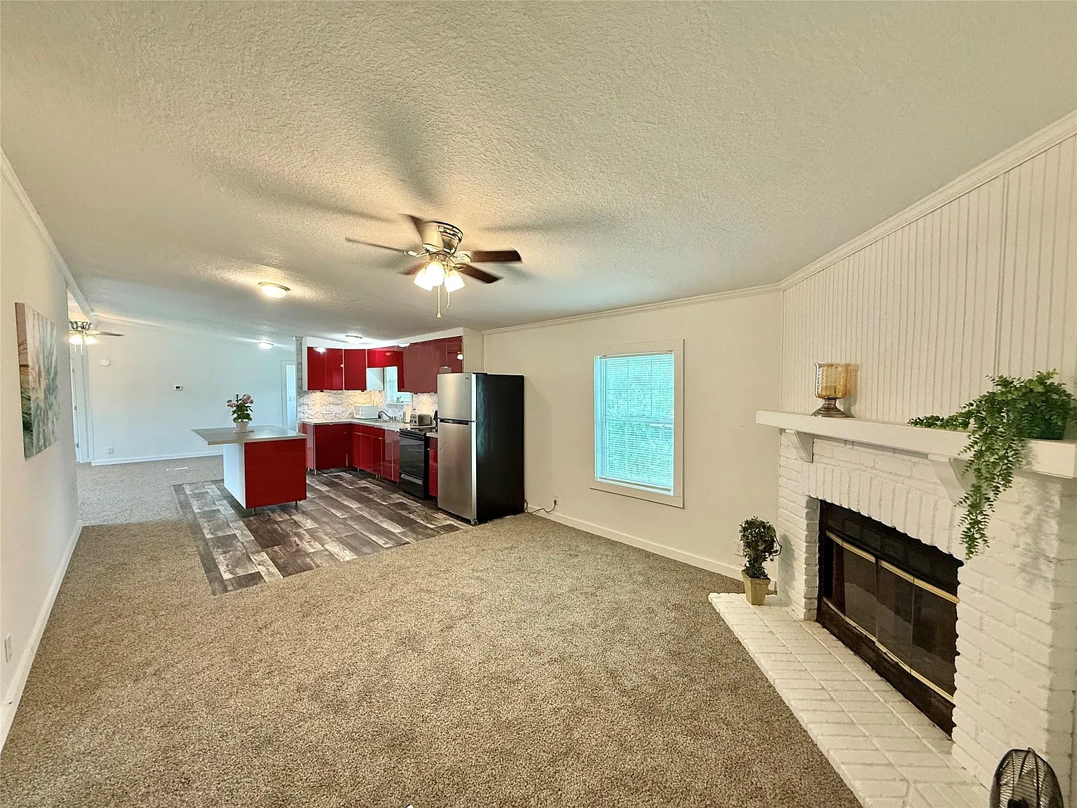 4 bed, 2.0 bath, 1848 sqft, $1,700 — Photo 3