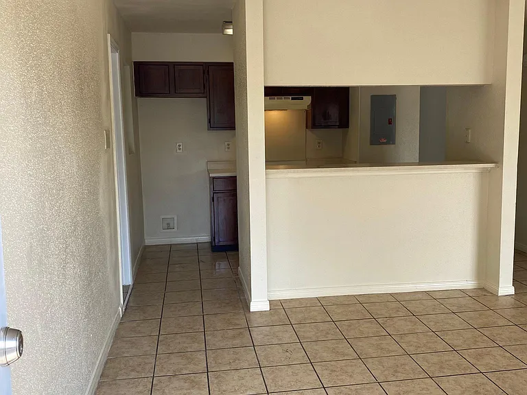 7526 Windsor Oaks — Photo 4
