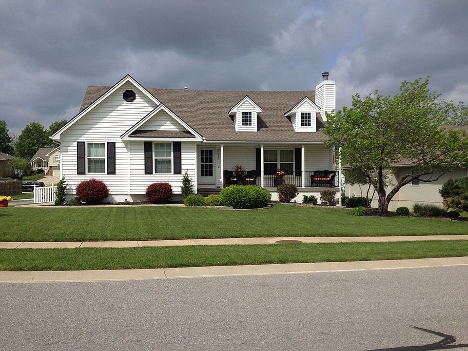 1st image of 900 NE Michael Dr