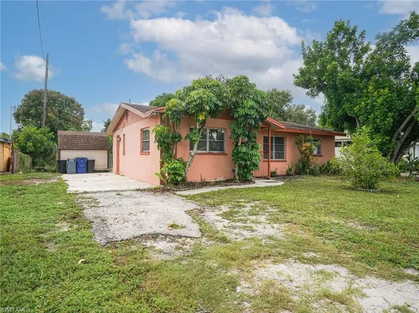 905 Narcissus ST, NORTH FORT MYERS, FL 33903