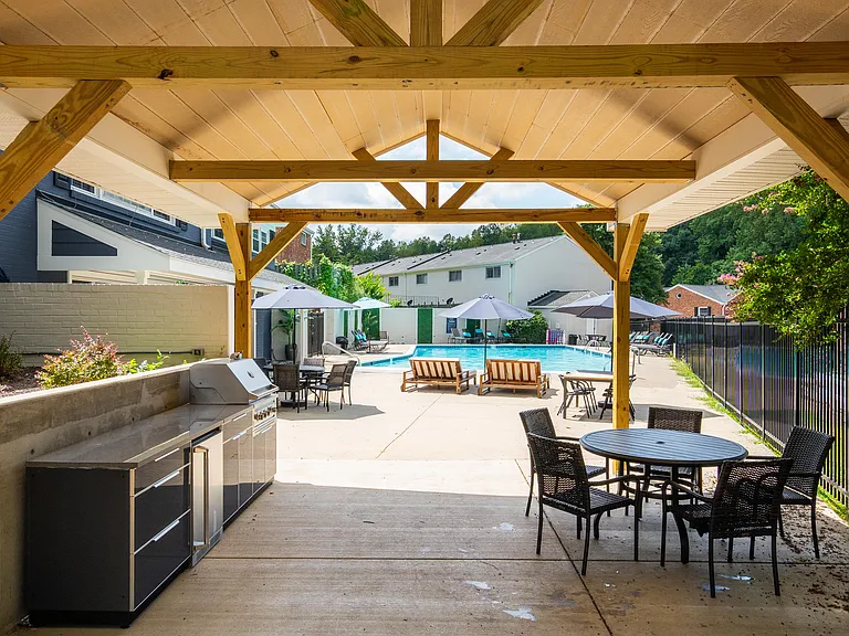 Blue Ridge Crossing Apartments & Townhomes — Photo 30
