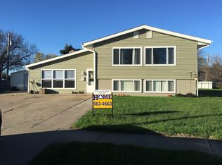 2654 Pawnee Pl, Columbus, NE 68601