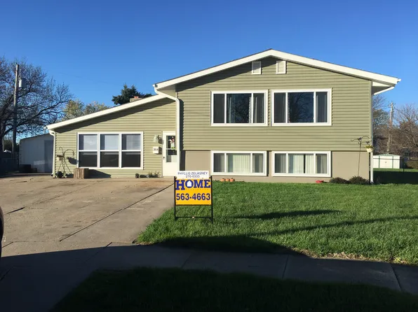 2654 Pawnee Pl, Columbus, NE 68601