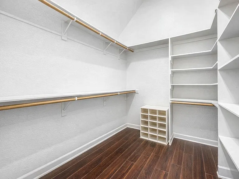 940 Oak Lynn Dr — Photo 15
