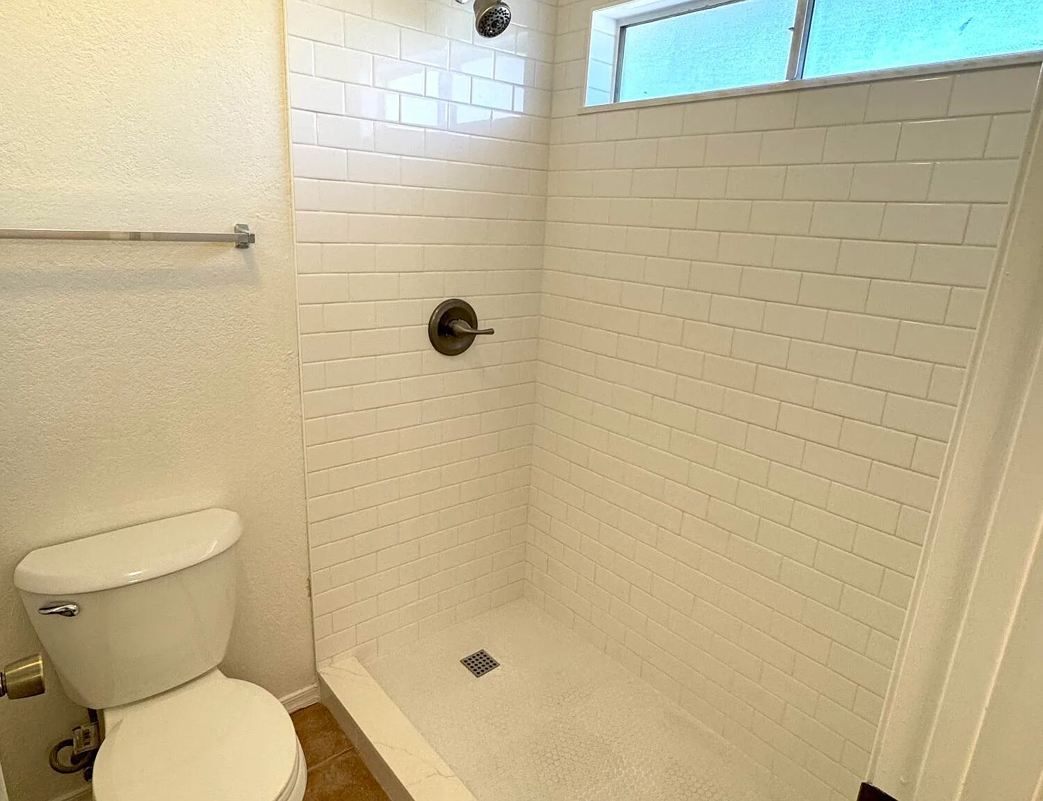 3 bed, 2.0 bath, 1141 sqft, $2,250 — Photo 3