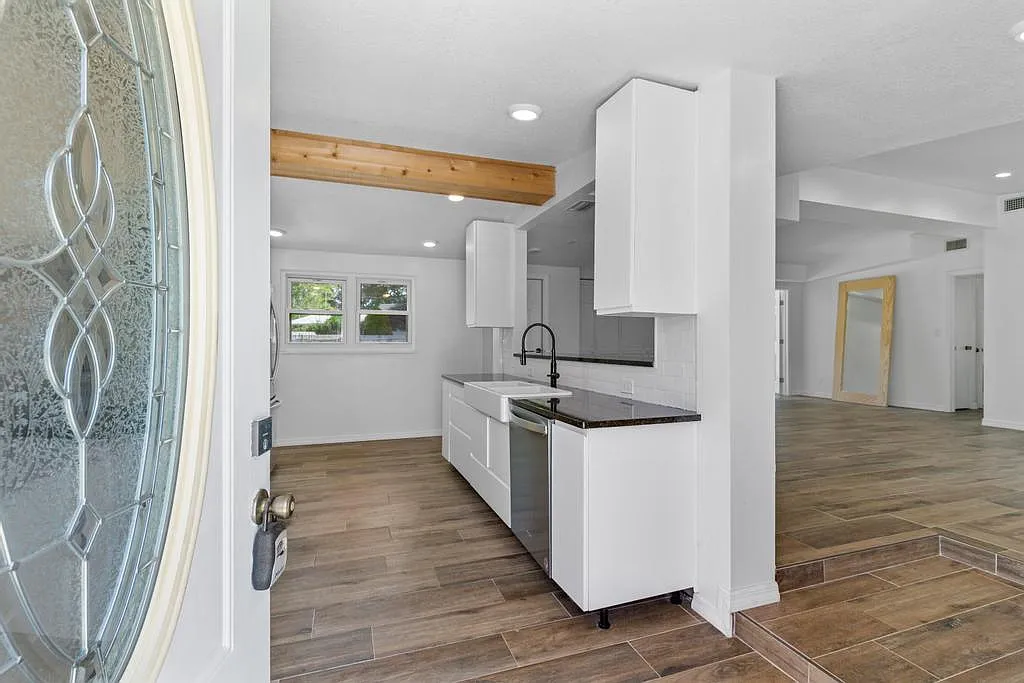 Building Photo - 1719 Latour Pl