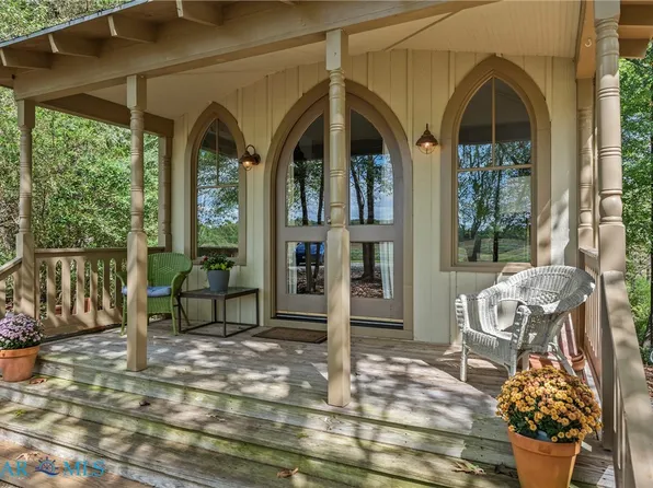 111 Park Pl, Irvington, VA 22480