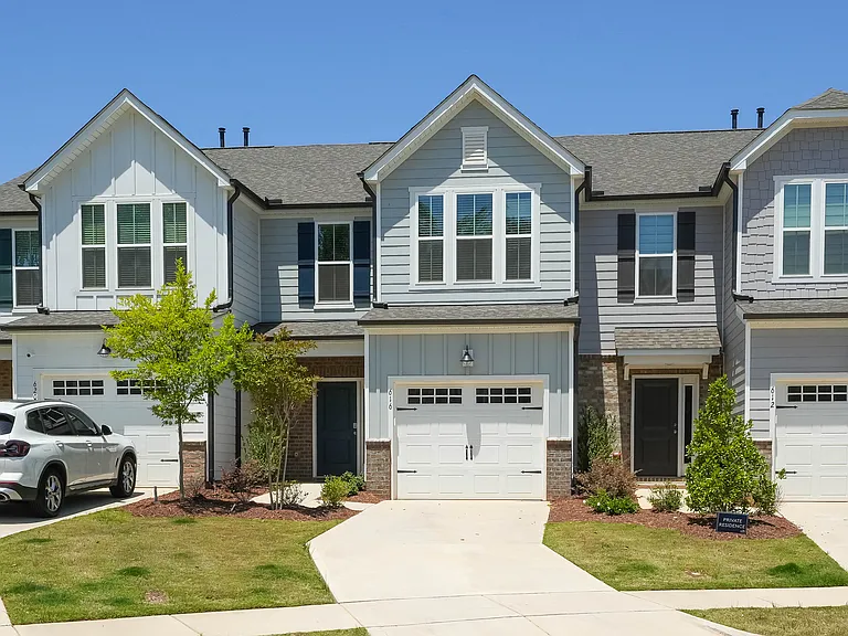 616 Glen Clova Dr — Photo 2