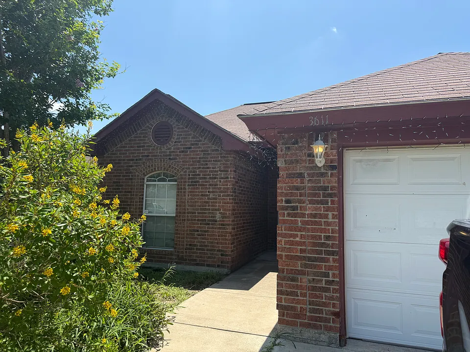 3611 Amando St