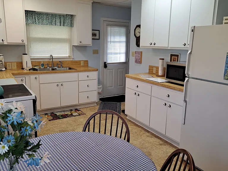 166 Abby Ln — Photo 4