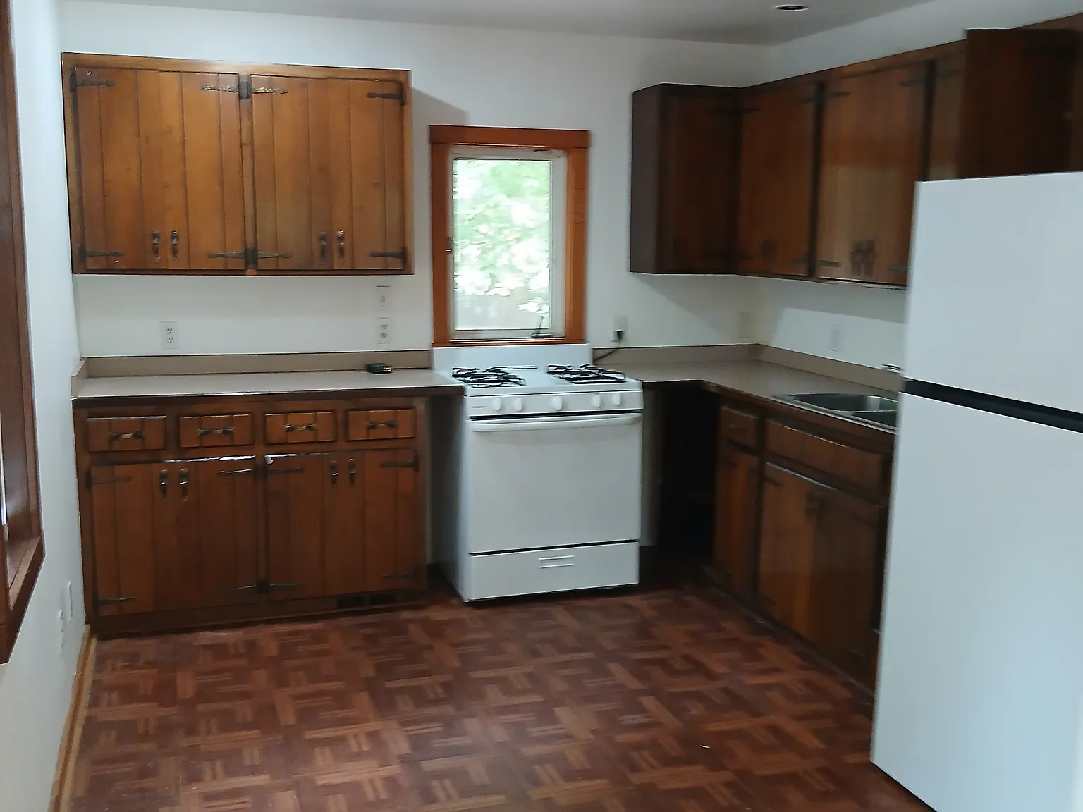 2 bed, 700 sqft, $1,600 — Photo 4