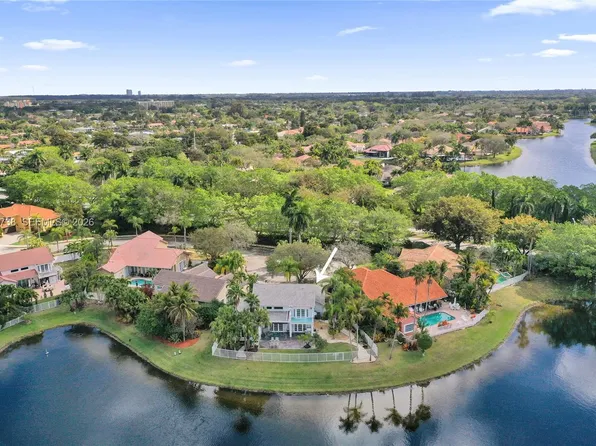 1078 Laguna Springs Dr, Weston, FL 33326