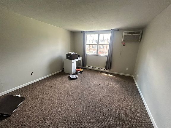 5th image of 10 Leonard Rd #10