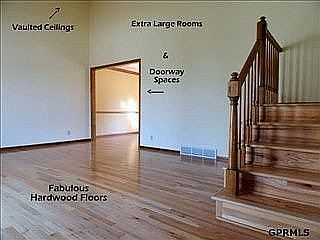 2nd image of 4709 Lakeside Dr