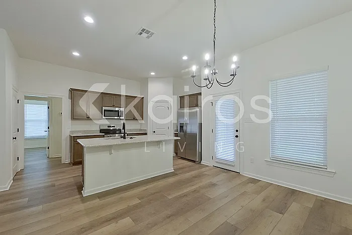 106 Hendrix Rd — Photo 8