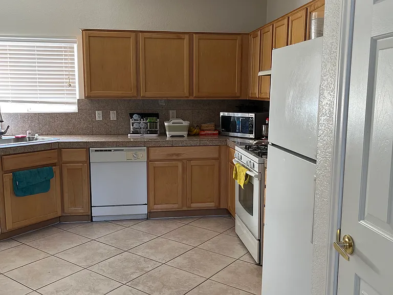 3553 Saint Nazaire Ave — Photo 11