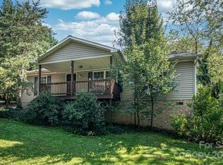 51 Upper Moffitt Rd, Asheville, NC 28805