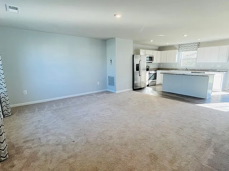 2065 Tailor Dr — Photo 3