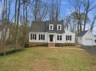 7087 Westmoreland Dr, Warrenton, VA 20187