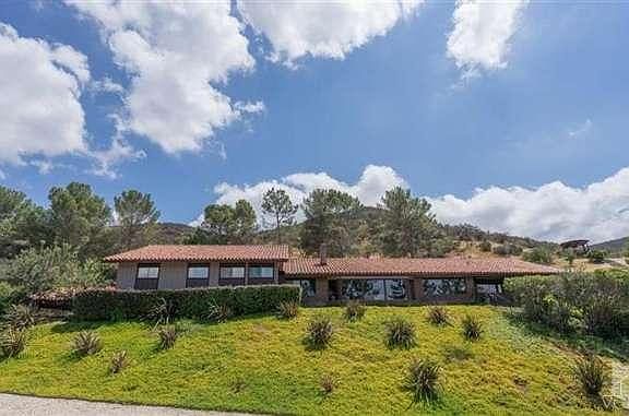 4th image of 88 Pinecrest Dr