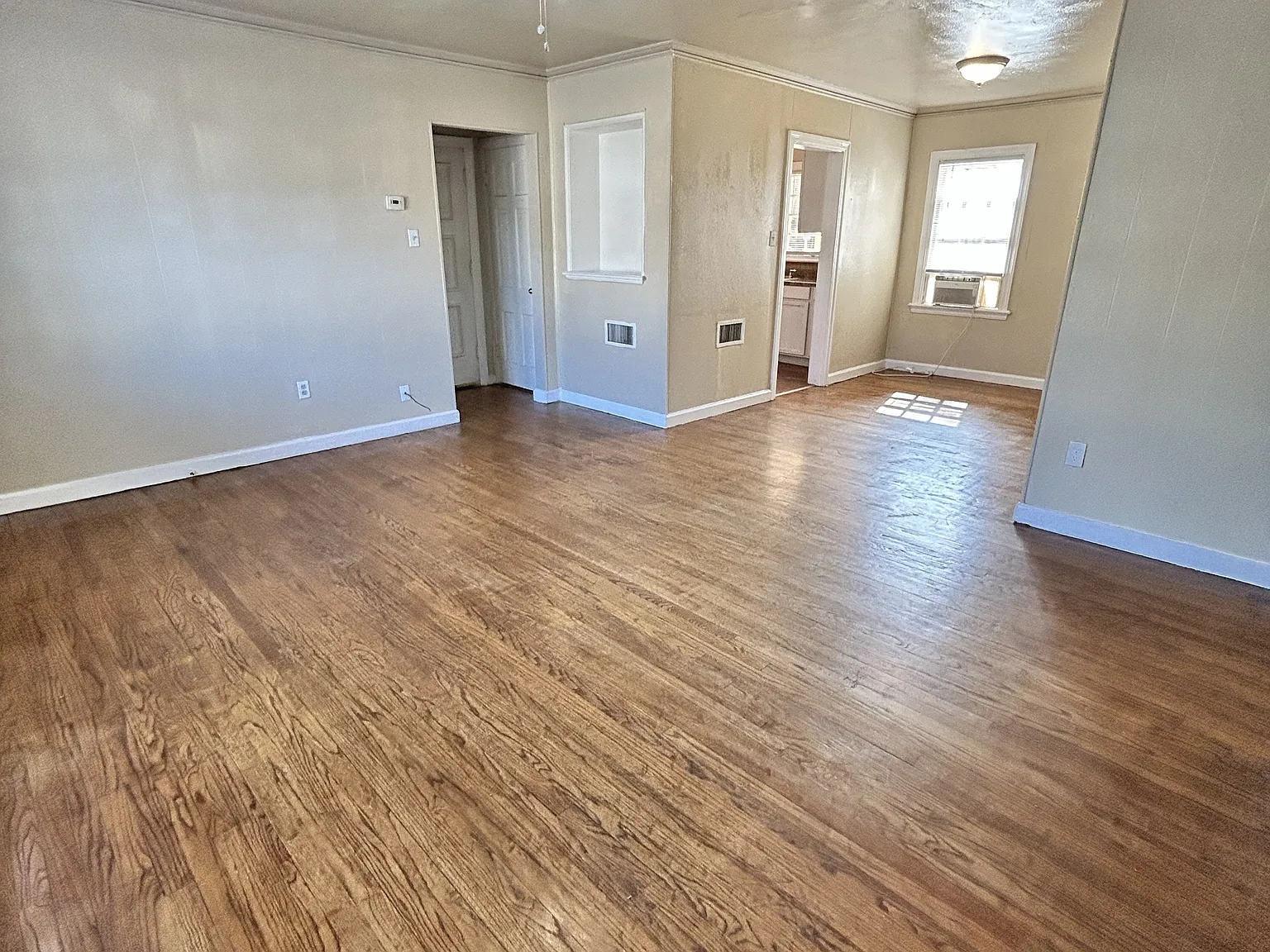 1 bed, 750 sqft, $699 — Photo 1