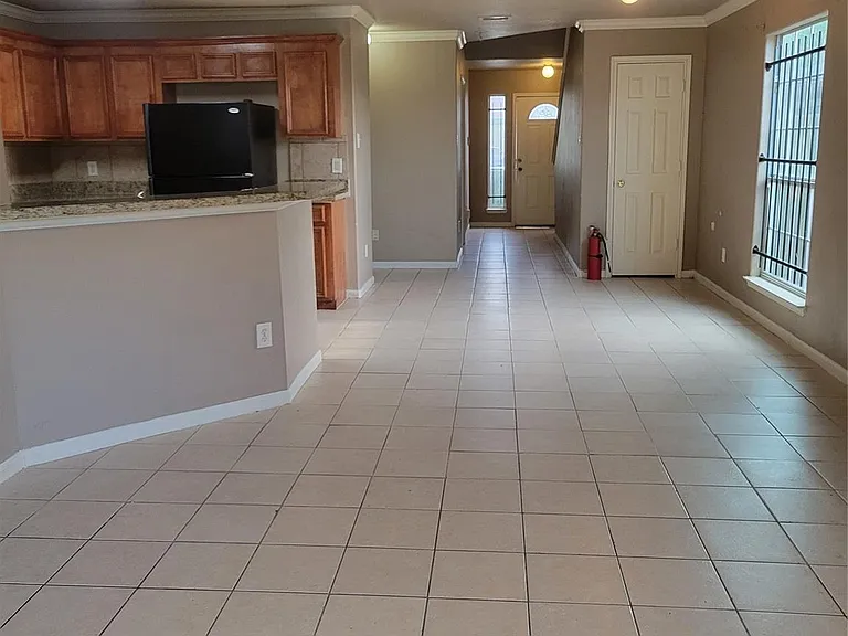 4611 Knoxville St — Photo 10
