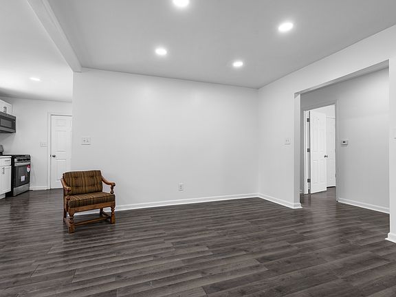 4th image of 503 Vincent Ave