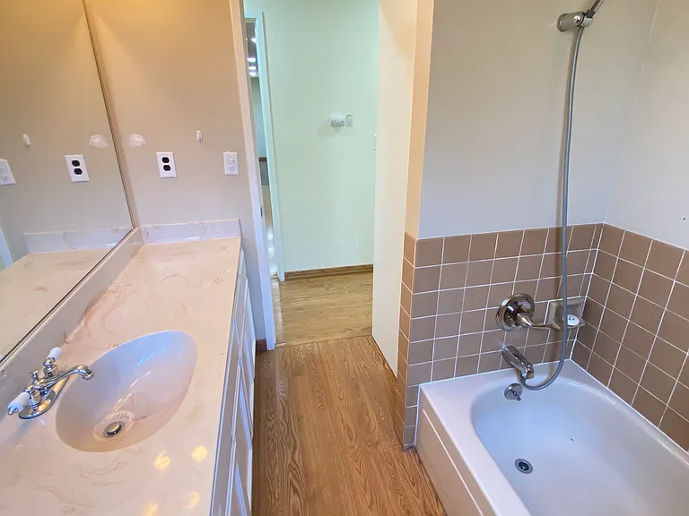 662 Catalina Dr — Photo 45