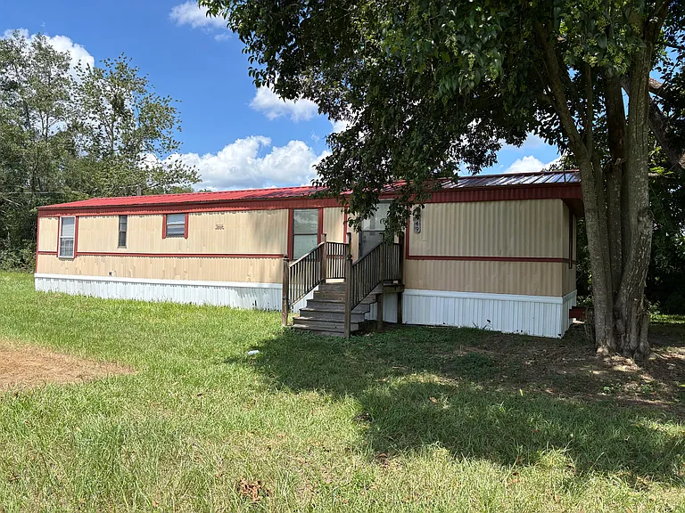949 Oak Hill Rd — Photo 1