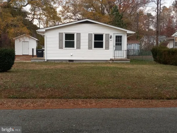 347 6th St, Colonial Beach, VA 22443