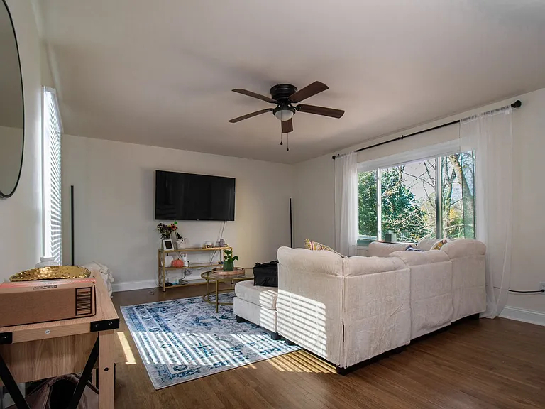 3520 Sargeant Dr — Photo 4
